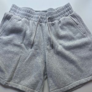 A&F essential shorts
